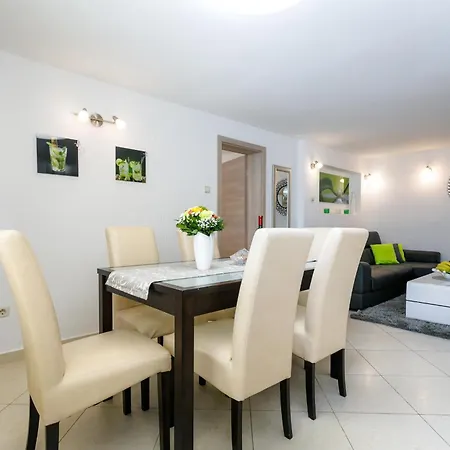 Apartment Sanja Malinska